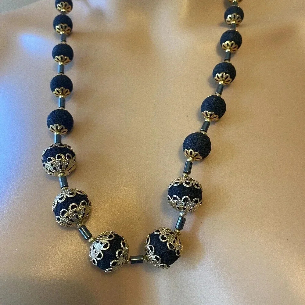 VTG Unique Large Beads Black Gold Plated Wrap Costume Necklace 12”